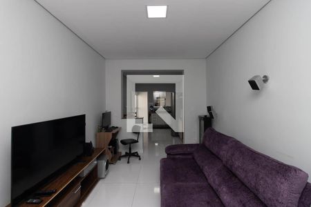 Sala de casa para alugar com 2 quartos, 200m² em Vila Nivi, São Paulo