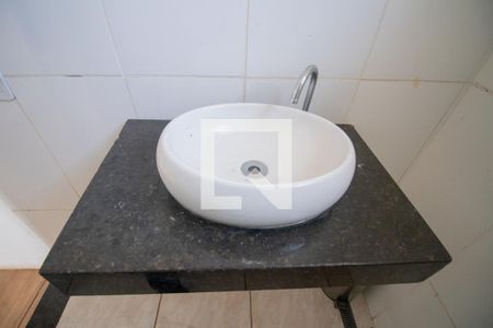 Banheiro Social Kitnet 1 de casa à venda com 2 quartos, 260m² em Tropical, Contagem