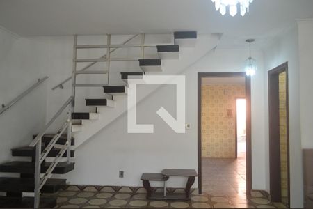 Sala de casa para alugar com 3 quartos, 360m² em Vila Antonina, São Paulo