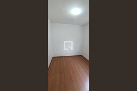 Quarto 2 de apartamento para alugar com 2 quartos, 49m² em Jardim Monte Alegre, Taboão da Serra