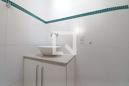 Banheiro de apartamento à venda com 1 quarto, 63m² em Vila Nova, Campinas
