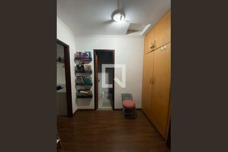 Casa à venda com 3 quartos, 133m² em Conjunto Residencial Santa Terezinha, São Paulo