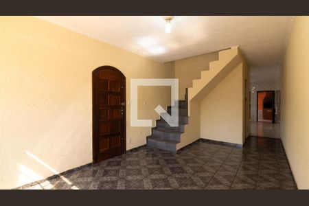 Sala de casa à venda com 3 quartos, 100m² em Jardim Eliane, São Paulo