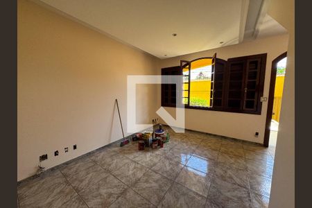Sala 2 de casa para alugar com 4 quartos, 250m² em Jardim Riacho das Pedras, Contagem