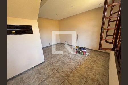 Sala 2 de casa para alugar com 4 quartos, 250m² em Jardim Riacho das Pedras, Contagem