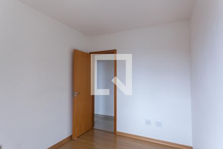 Quarto de apartamento à venda com 2 quartos, 65m² em Parque Maracana, Contagem