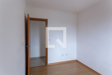 Quarto de apartamento à venda com 2 quartos, 65m² em Parque Maracana, Contagem