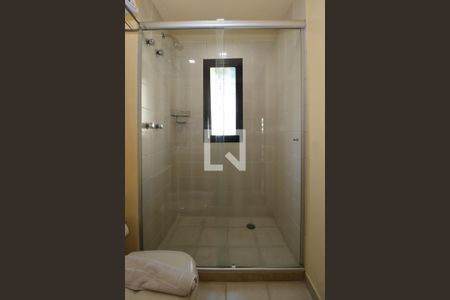 Banheiro de kitnet/studio para alugar com 1 quarto, 25m² em Jardins, São Paulo