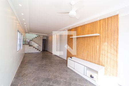 Sala de casa para alugar com 3 quartos, 225m² em Cidade Patriarca, São Paulo