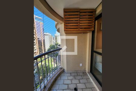 Varanda de kitnet/studio à venda com 1 quarto, 20m² em Jardim Europa, São Paulo