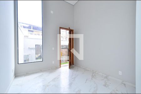 Sala de casa à venda com 3 quartos, 200m² em Santa Efigênia, Belo Horizonte