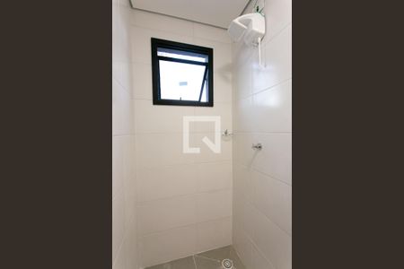 Banheiro de kitnet/studio para alugar com 1 quarto, 54m² em Chácara Seis de Outubro, São Paulo