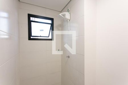 Banheiro de kitnet/studio para alugar com 1 quarto, 54m² em Chácara Seis de Outubro, São Paulo