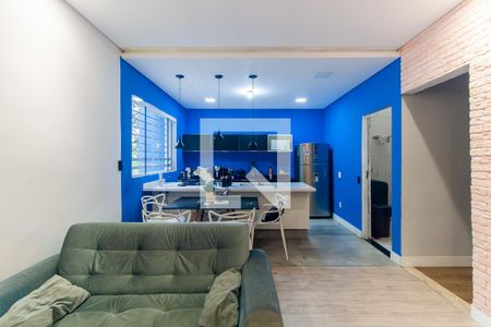 Sala de casa para alugar com 2 quartos, 160m² em Jardim Iva, São Paulo