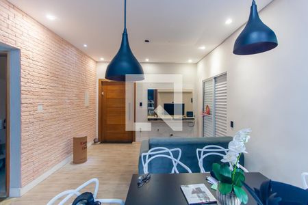 Sala de casa para alugar com 2 quartos, 160m² em Jardim Iva, São Paulo