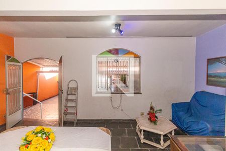 Sala de casa para alugar com 2 quartos, 400m² em Bento Ribeiro, Rio de Janeiro