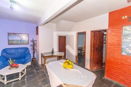 Sala de casa para alugar com 2 quartos, 400m² em Bento Ribeiro, Rio de Janeiro