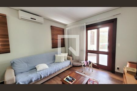 Sala de TV de casa de condomínio à venda com 5 quartos, 360m² em Vila Madalena, Campinas