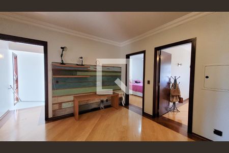 Hall dos Quartos de casa de condomínio à venda com 5 quartos, 360m² em Vila Madalena, Campinas