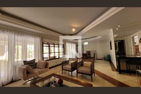 Sala de casa de condomínio à venda com 5 quartos, 360m² em Vila Madalena, Campinas