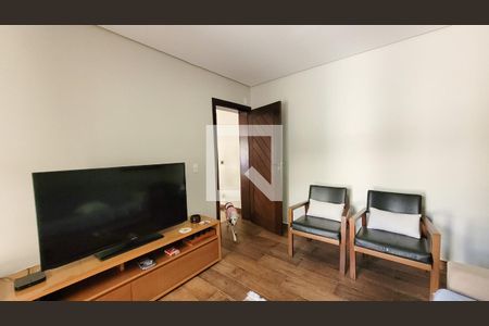 Sala de TV de casa de condomínio à venda com 5 quartos, 360m² em Vila Madalena, Campinas
