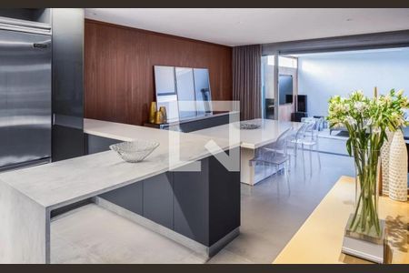 Casa de Condomínio à venda com 3 quartos, 358m² em Jardim Silvia (Zona Oeste), São Paulo