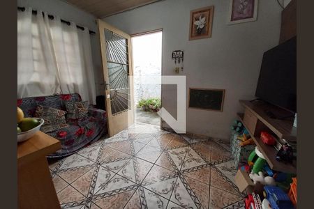 Casa à venda com 4 quartos, 240m² em Parque Peruche, São Paulo