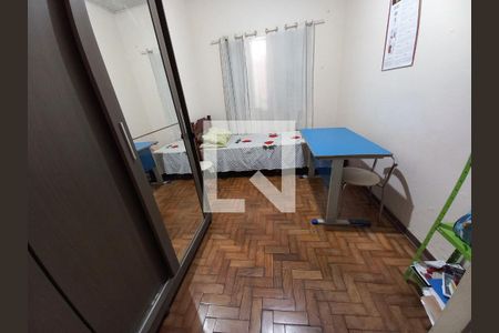 Casa à venda com 4 quartos, 240m² em Parque Peruche, São Paulo