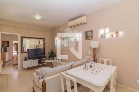 Casa à venda com 3 quartos, 250m² em Petrópolis, Porto Alegre