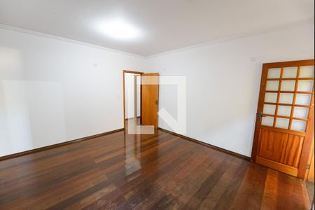 Sala de TV de casa de condomínio para alugar com 4 quartos, 380m² em Esplanada Independência, Taubaté