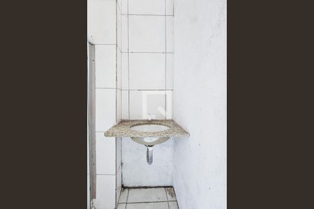 Banheiro de kitnet/studio para alugar com 0 quarto, 20m² em Nazaré, Salvador