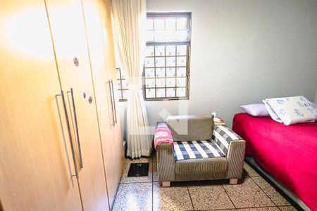 Quarto de casa à venda com 4 quartos, 315m² em Itapoã, Belo Horizonte