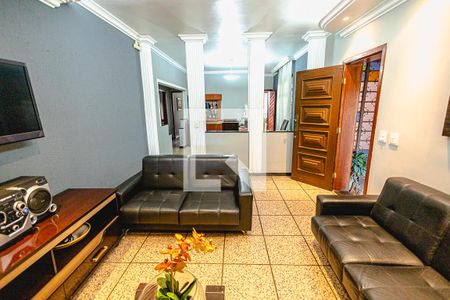 Sala de casa à venda com 4 quartos, 315m² em Itapoã, Belo Horizonte