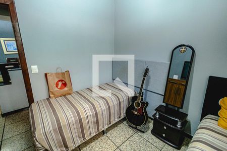Quarto 2 de casa à venda com 4 quartos, 315m² em Itapoã, Belo Horizonte