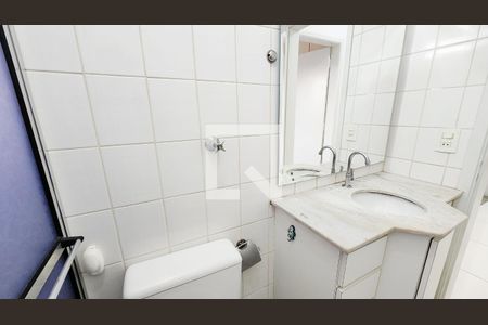 Banheiro de apartamento à venda com 2 quartos, 64m² em Parque Residencial Eloy Chaves, Jundiaí