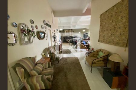 Casa à venda com 5 quartos, 360m² em Jardim da Gloria, São Paulo