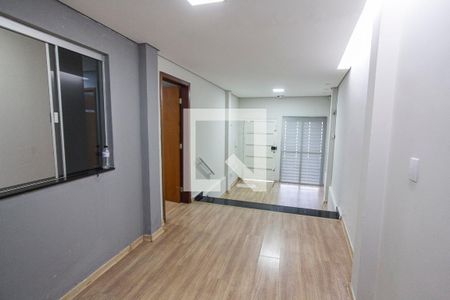 Sala 1 de casa para alugar com 5 quartos, 155m² em Tabajaras, Uberlândia