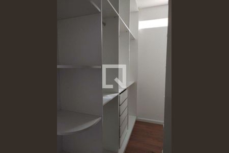 Casa à venda com 3 quartos, 250m² em Vila Sao Domingos, São Paulo