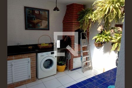 Casa à venda com 3 quartos, 105m² em Jardim Trussardi, São Paulo