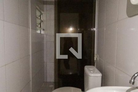 Banheiro de casa para alugar com 1 quarto, 50m² em Jardim Elizabeth, São Paulo