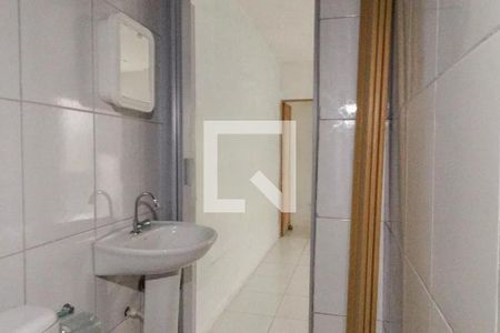 Banheiro de casa para alugar com 1 quarto, 50m² em Jardim Elizabeth, São Paulo