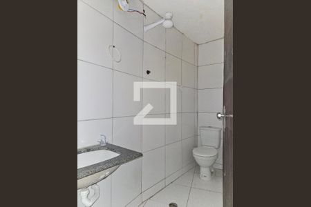 Banheiro de kitnet/studio para alugar com 0 quarto, 20m² em Nazaré, Salvador