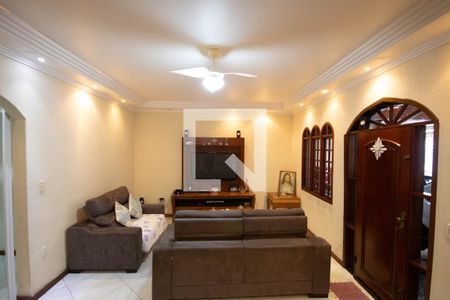 Sala de casa à venda com 6 quartos, 147m² em Vila Nilo, São Paulo