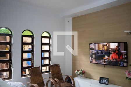 Sala de casa à venda com 6 quartos, 147m² em Vila Nilo, São Paulo