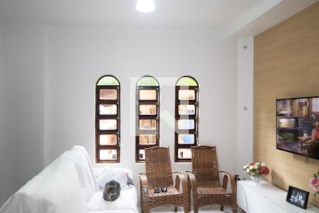 Sala de casa à venda com 6 quartos, 147m² em Vila Nilo, São Paulo