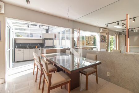 Sala de casa de condomínio à venda com 3 quartos, 177m² em Teresópolis, Porto Alegre