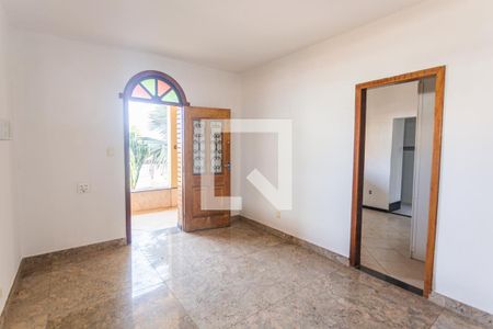 Sala de casa à venda com 3 quartos, 360m² em Santa Ines, Belo Horizonte