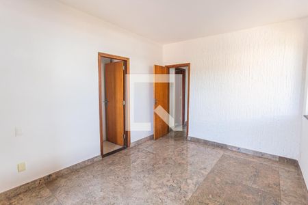 Sala de casa à venda com 3 quartos, 360m² em Santa Ines, Belo Horizonte