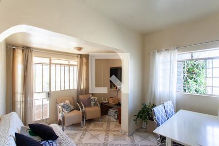 Sala de casa à venda com 3 quartos, 171m² em São Bernardo, Belo Horizonte