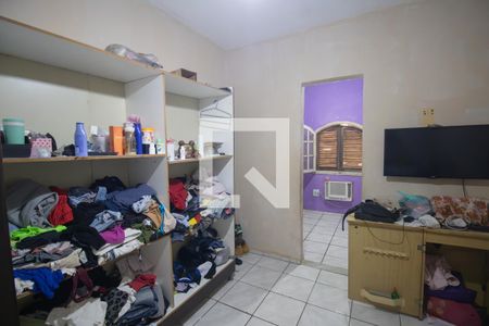Quarto 1 de casa de condomínio para alugar com 2 quartos, 65m² em Galo Branco, São Gonçalo